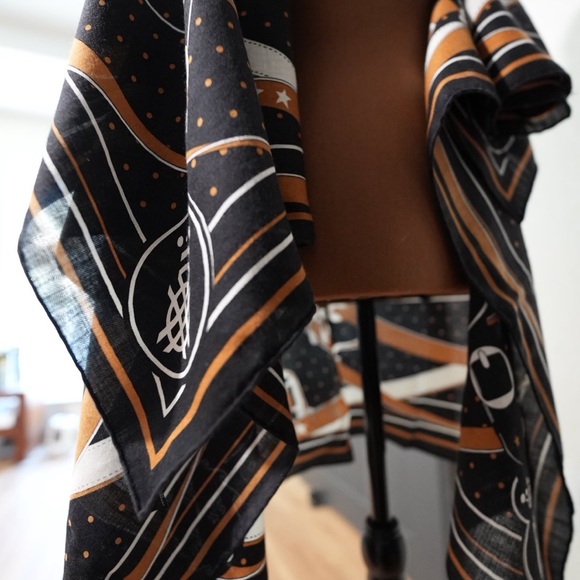 Hermes - La Promenade du Matin Bandana Shawl 140 - Picture 8 of 11